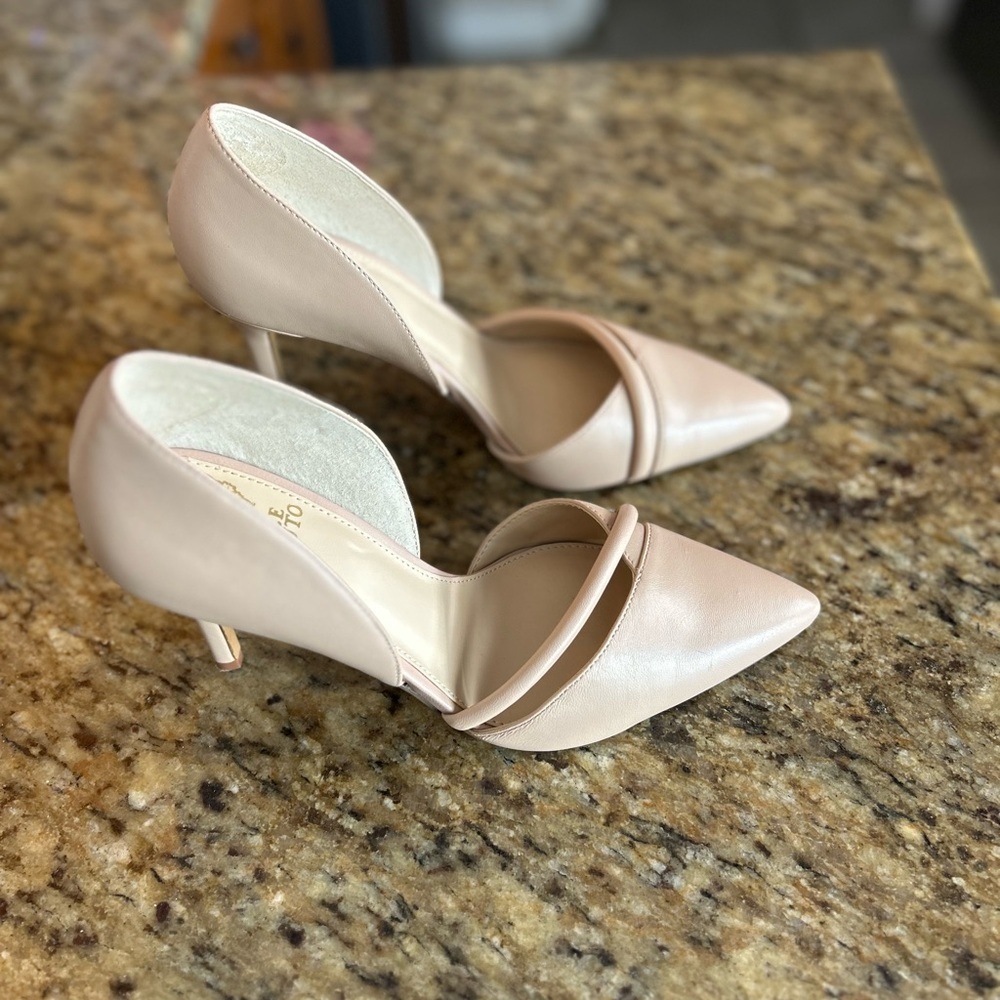 Vince Camuto | Pointed Toe Leather Heels | Size 8.5 - Picture 4 of 10